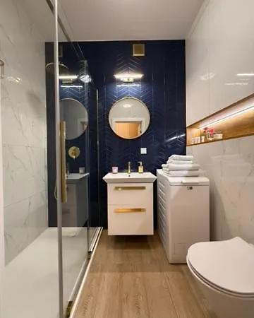 Powisle Deluxe With Parking *