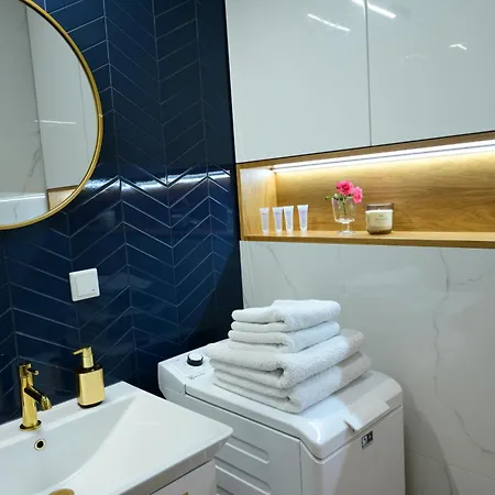 Powisle Deluxe With Parking *