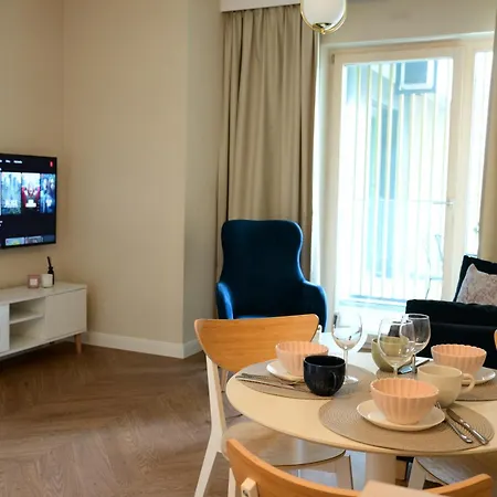 Powisle Deluxe With Parking